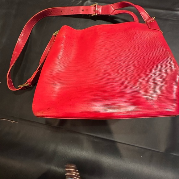 Louis Vuitton Mandara Epi Red shoulder/crossbody bag - Picture 2 of 15